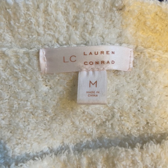 ❤️ Fuzzy Valentine Sweater ❤️ - Picture 3 of 4